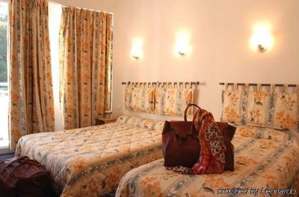 Hotel Esplanade Eden Lourdes Bilik gambar