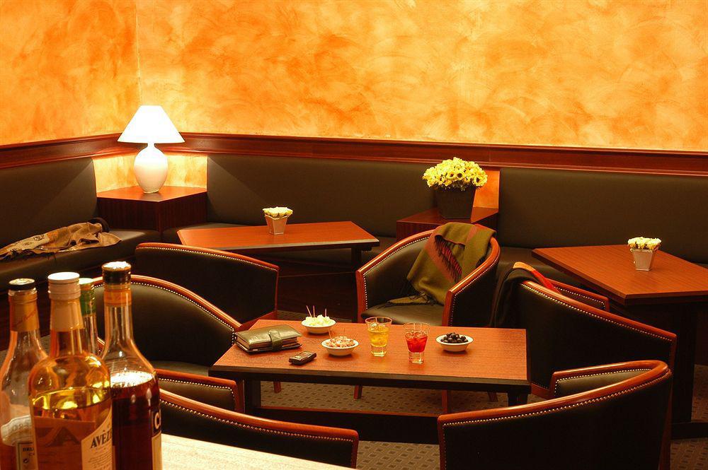 Hotel Esplanade Eden Lourdes Restoran gambar